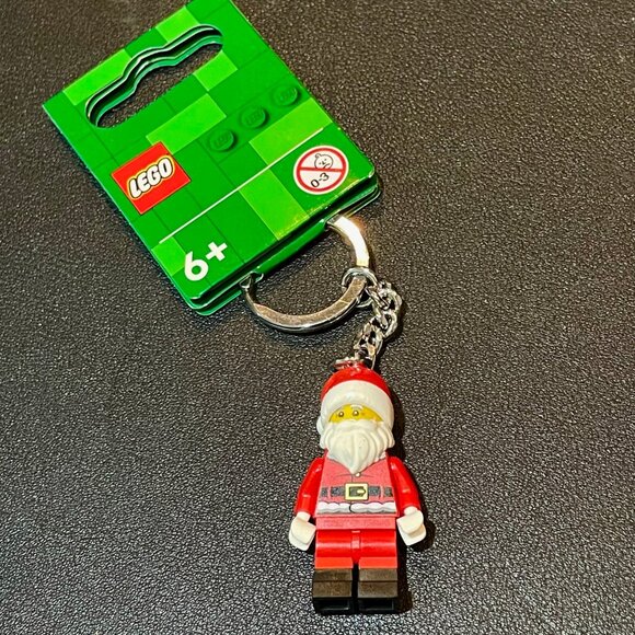 LEGO 854201 SANTA CLAUS Minifigure Keychain Keyring 6395596 NWT in Hand - Picture 4 of 7